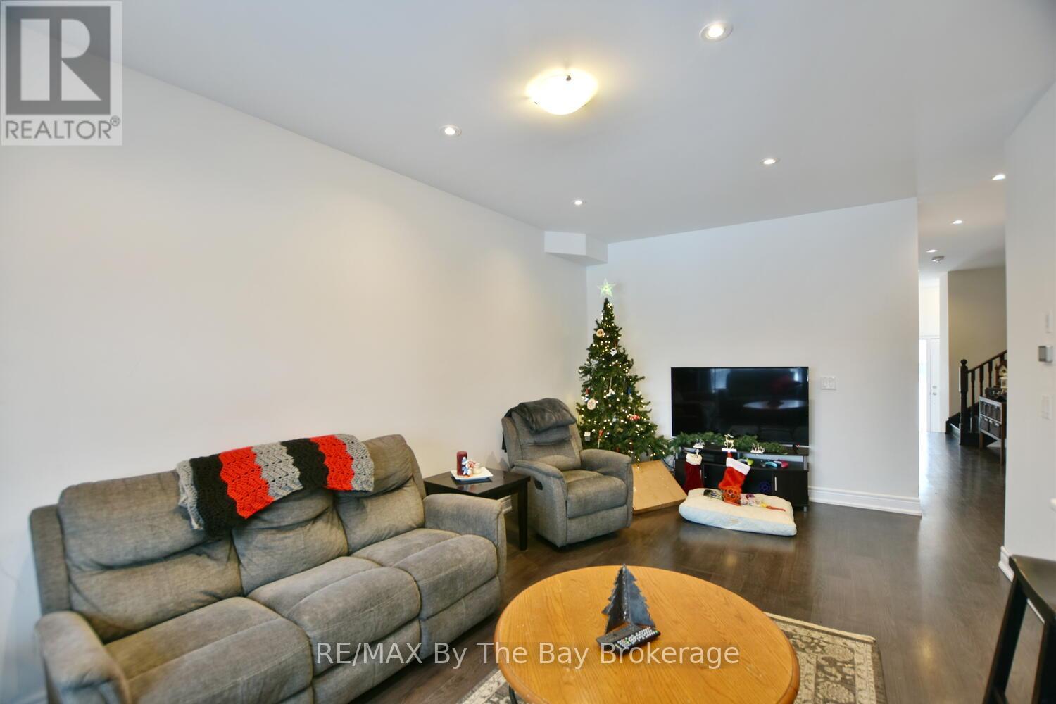 263 Atkinson Street, Clearview, Ontario  L0M 1S0 - Photo 8 - S11901417