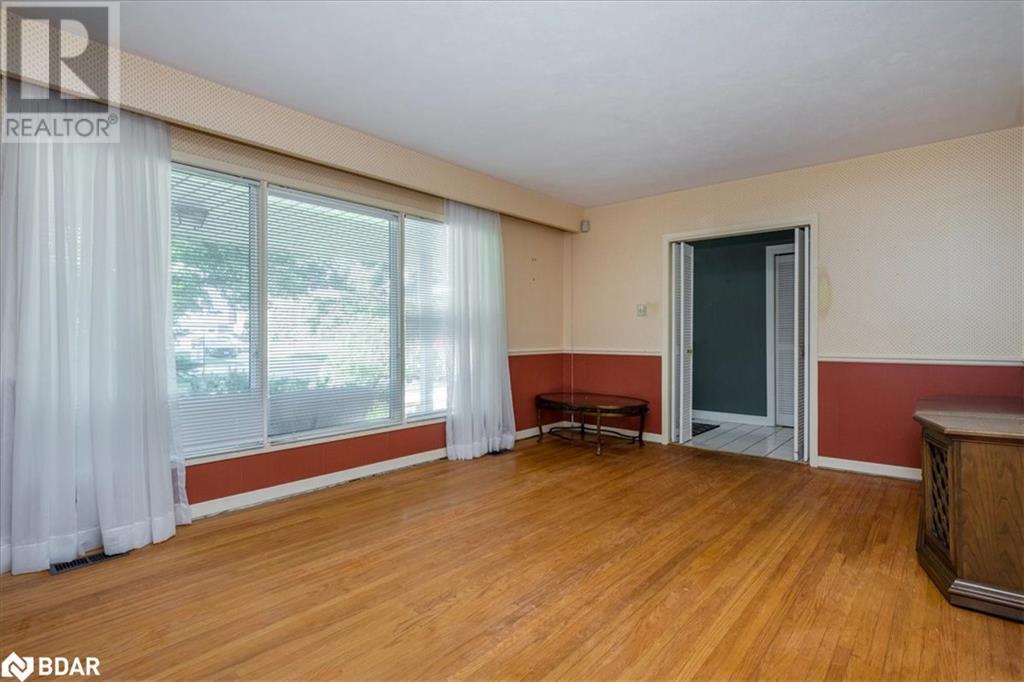 16 Tower Crescent, Barrie, Ontario  L4N 2V2 - Photo 3 - 40681857