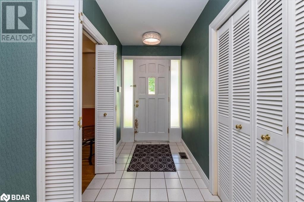 16 Tower Crescent, Barrie, Ontario  L4N 2V2 - Photo 2 - 40681857