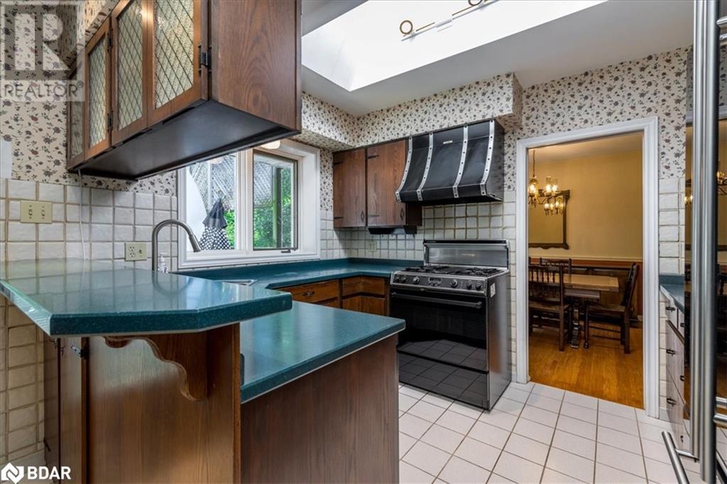 16 Tower Crescent, Barrie, Ontario  L4N 2V2 - Photo 6 - 40681857