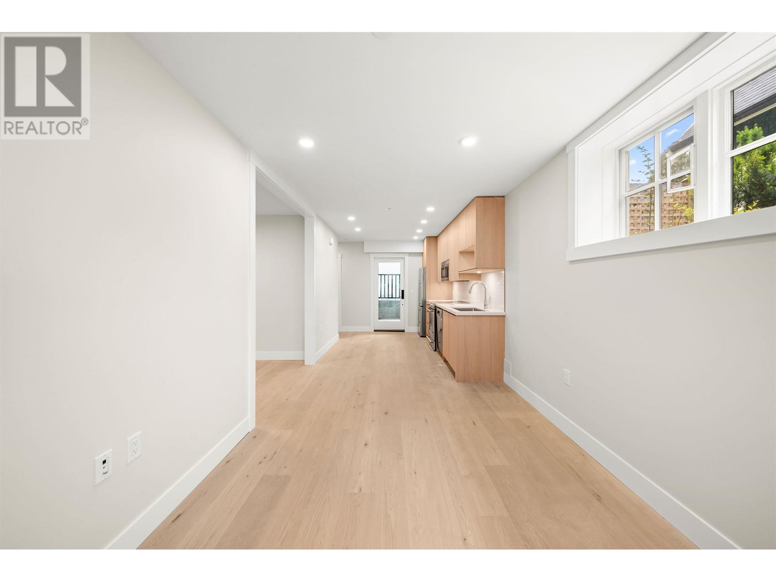 Listing Picture 4 of 5 : 1062 W 15TH AVENUE, Vancouver / 溫哥華 - 魯藝地產 Yvonne Lu Group - MLS Medallion Club Member