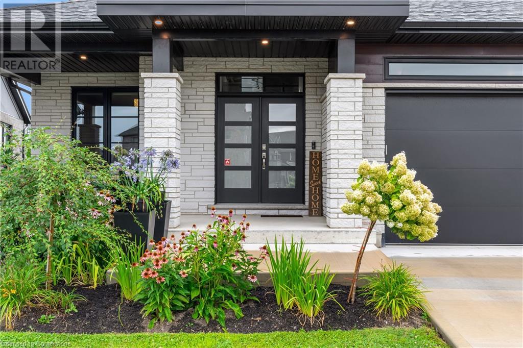 64 Bergenstein CrescentFonthill, Ontario  L0S 1E0 - Photo 2 - 40686467