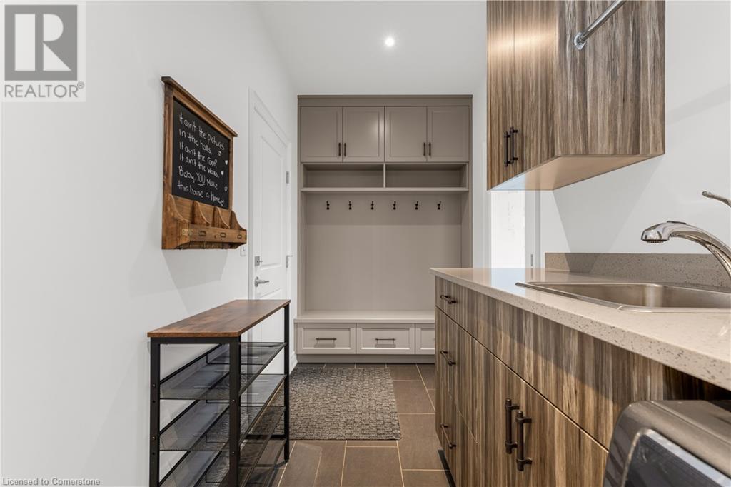 64 Bergenstein CrescentFonthill, Ontario  L0S 1E0 - Photo 19 - 40686467