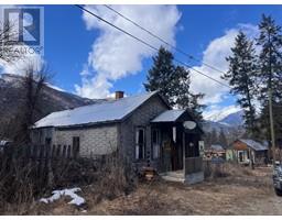 707 Park Street Village Of Slocan, Slocan, Ca