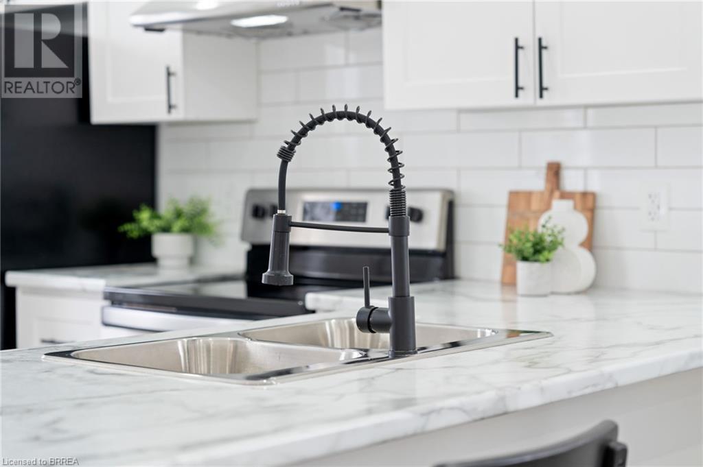 15 Gordon Street, Brantford, Ontario  N3S 2M7 - Photo 18 - 40686527