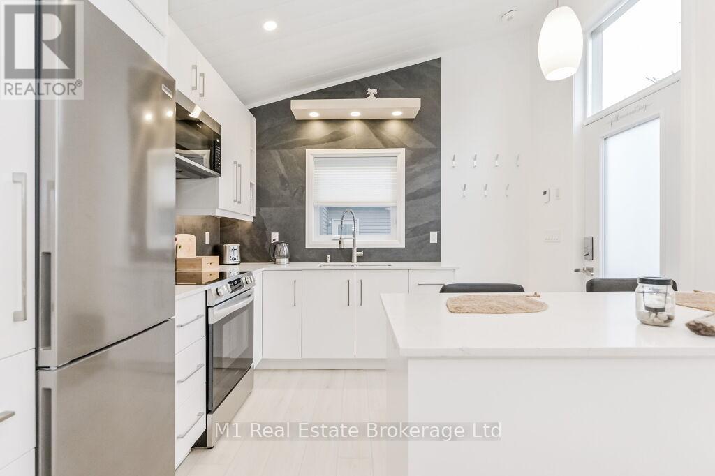 B - 30 18 Side Road, Centre Wellington, Ontario  N1M 2W3 - Photo 2 - X11901556