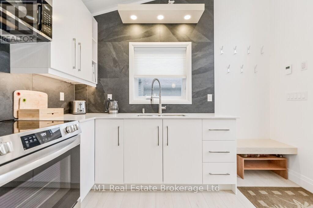 B - 30 18 Side Road, Centre Wellington, Ontario  N1M 2W3 - Photo 4 - X11901556