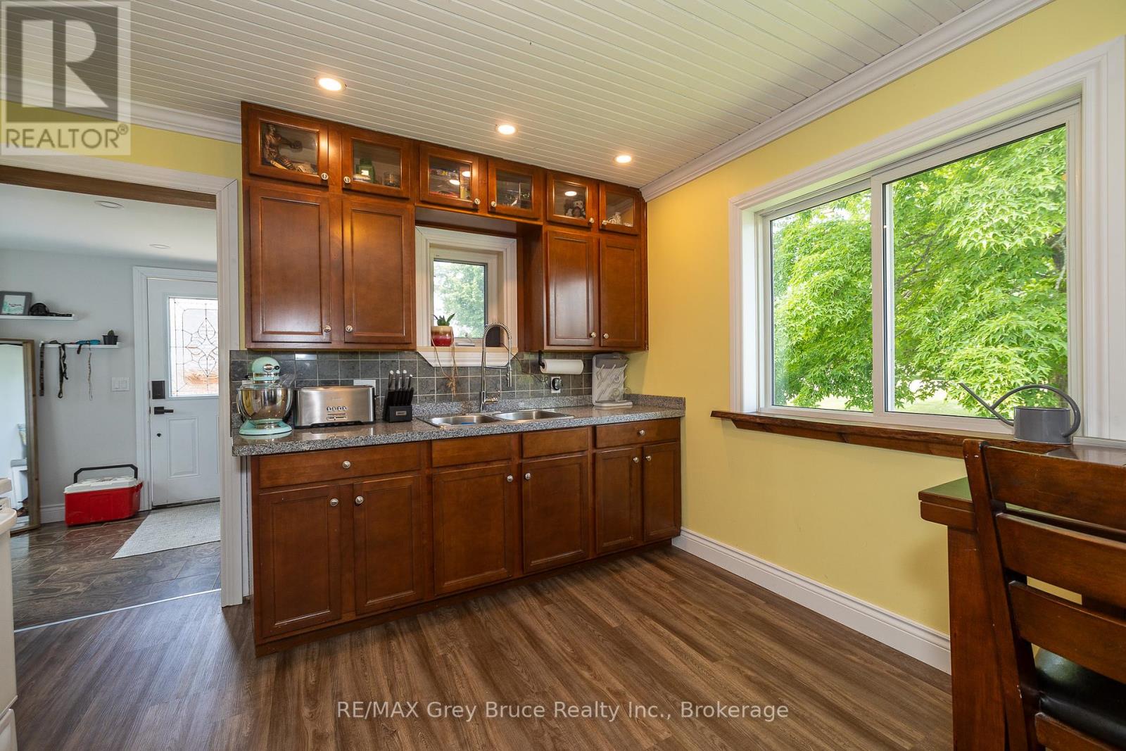 718100 Highway 6, Georgian Bluffs, Ontario  N4K 5N7 - Photo 20 - X11901571