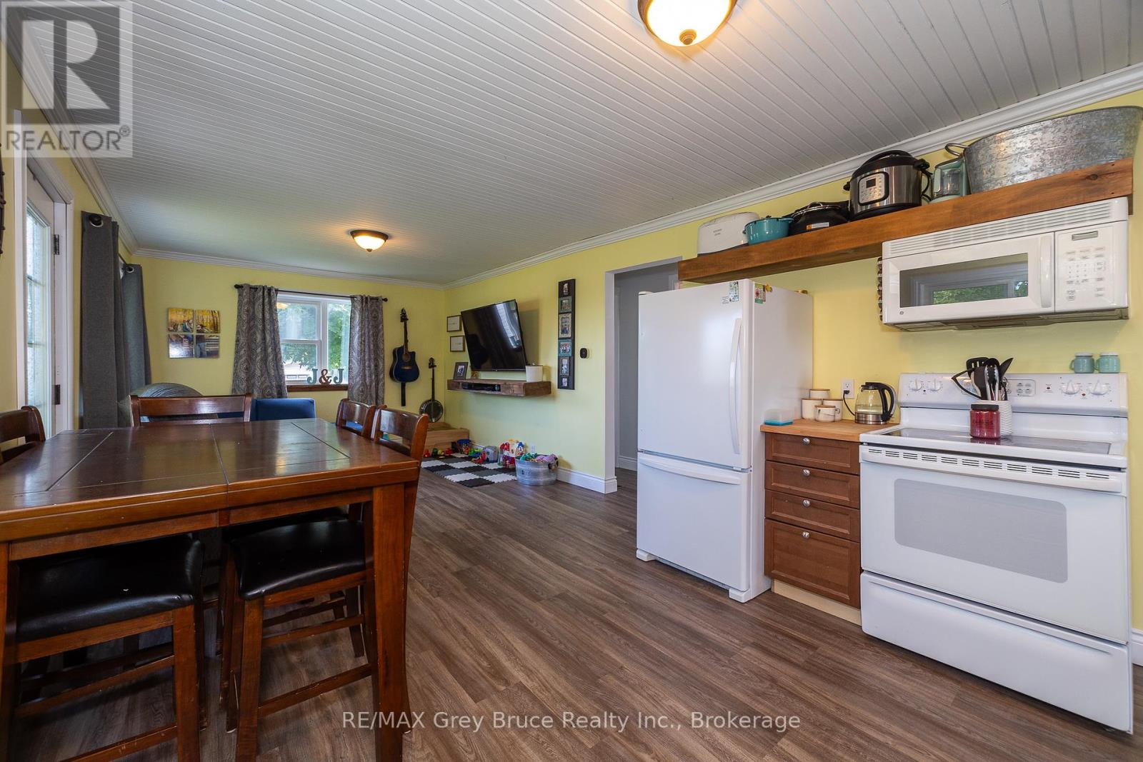 718100 Highway 6, Georgian Bluffs, Ontario  N4K 5N7 - Photo 22 - X11901571