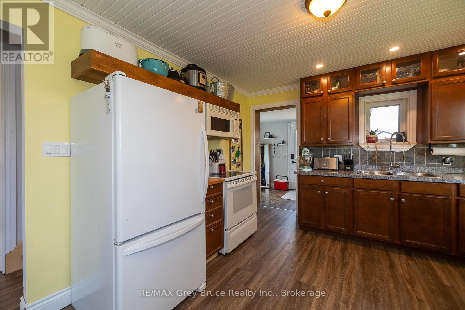 718100 Highway 6, Georgian Bluffs, Ontario  N4K 5N7 - Photo 23 - X11901571