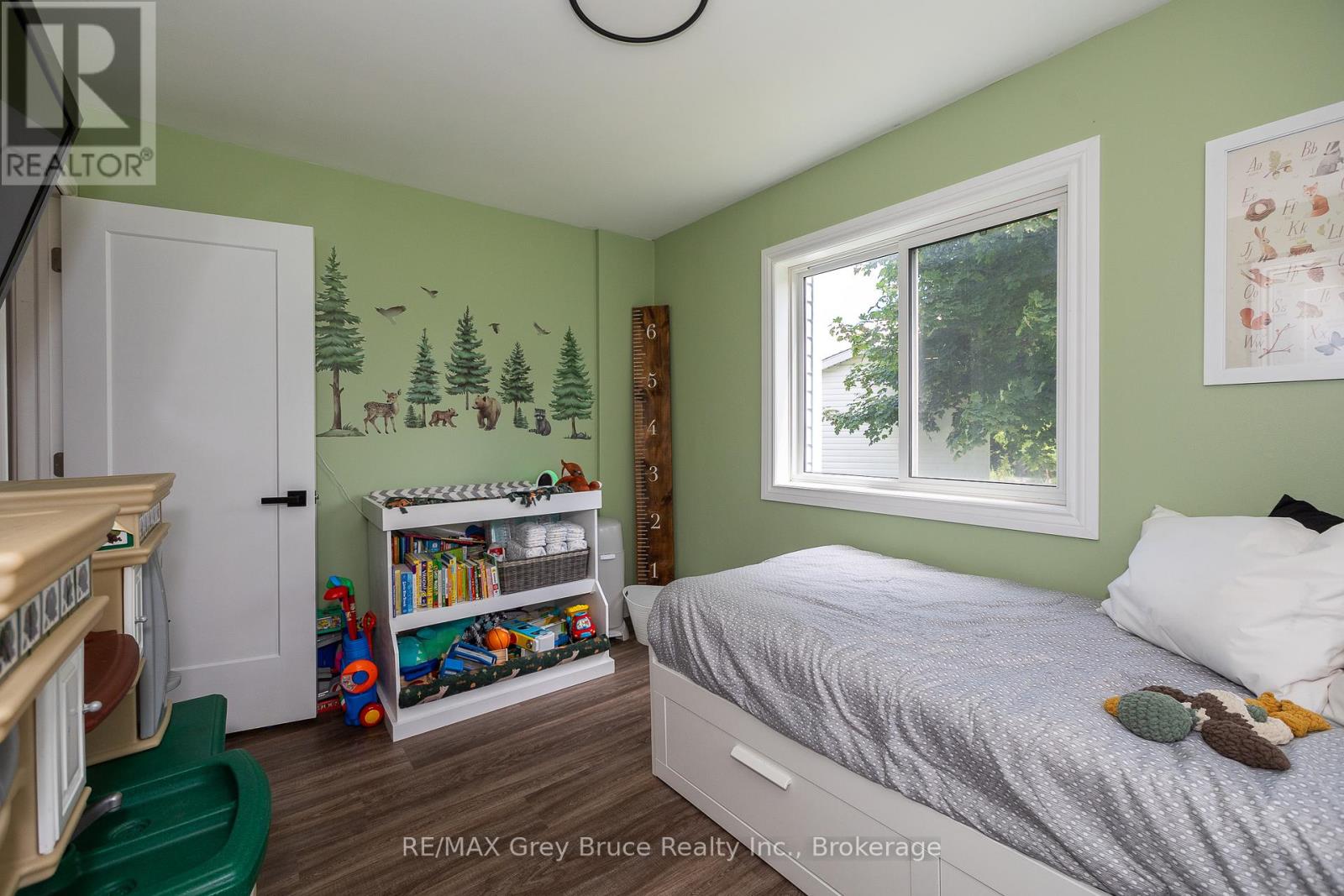 718100 Highway 6, Georgian Bluffs, Ontario  N4K 5N7 - Photo 29 - X11901571