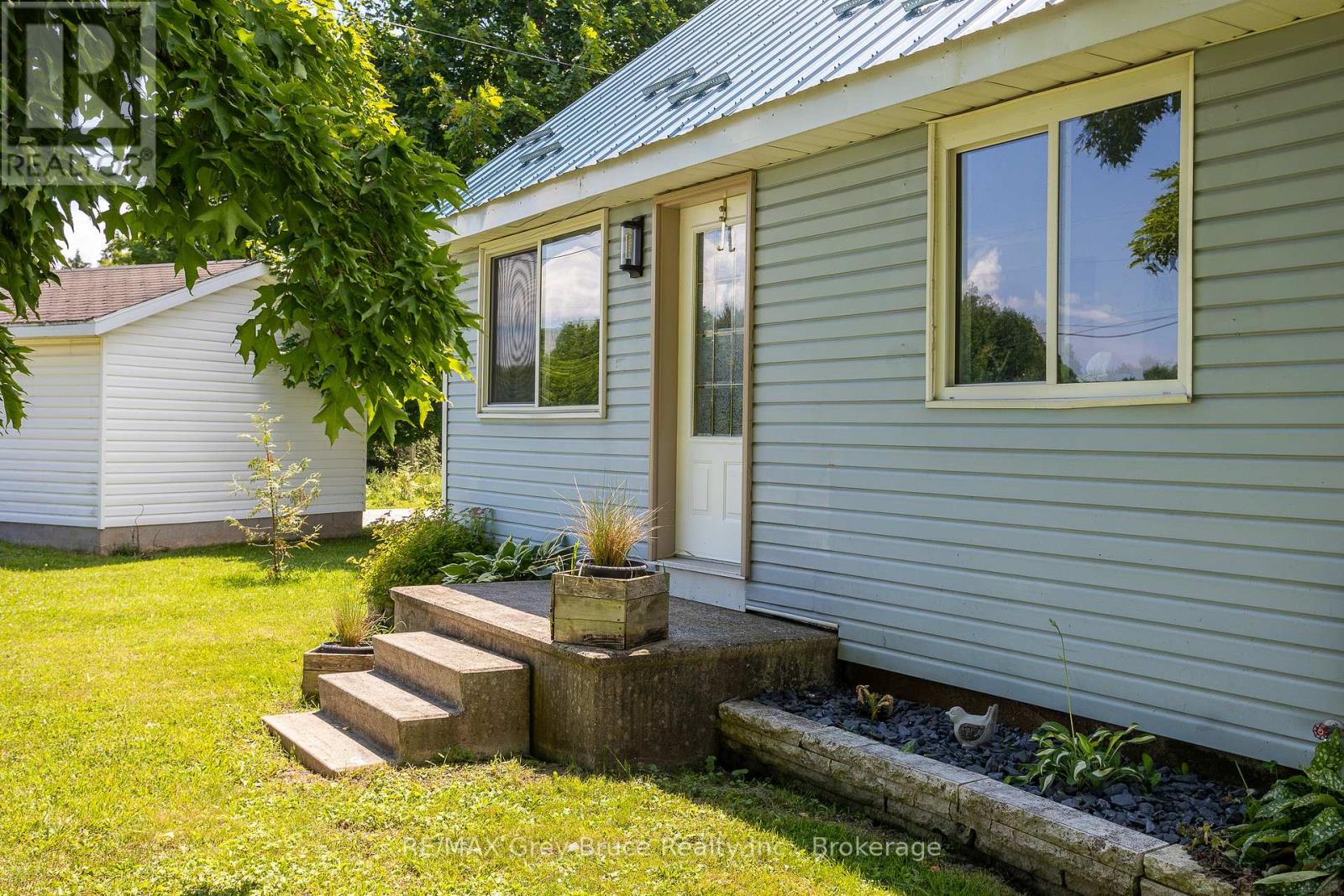 718100 Highway 6, Georgian Bluffs, Ontario  N4K 5N7 - Photo 3 - X11901571