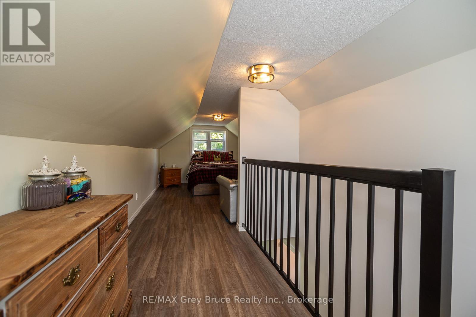 718100 Highway 6, Georgian Bluffs, Ontario  N4K 5N7 - Photo 32 - X11901571