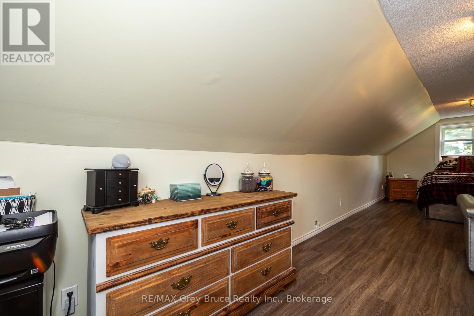 718100 Highway 6, Georgian Bluffs, Ontario  N4K 5N7 - Photo 33 - X11901571