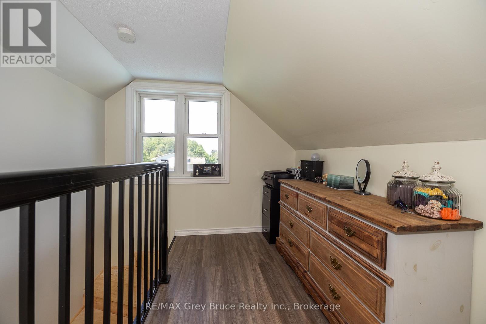 718100 Highway 6, Georgian Bluffs, Ontario  N4K 5N7 - Photo 34 - X11901571