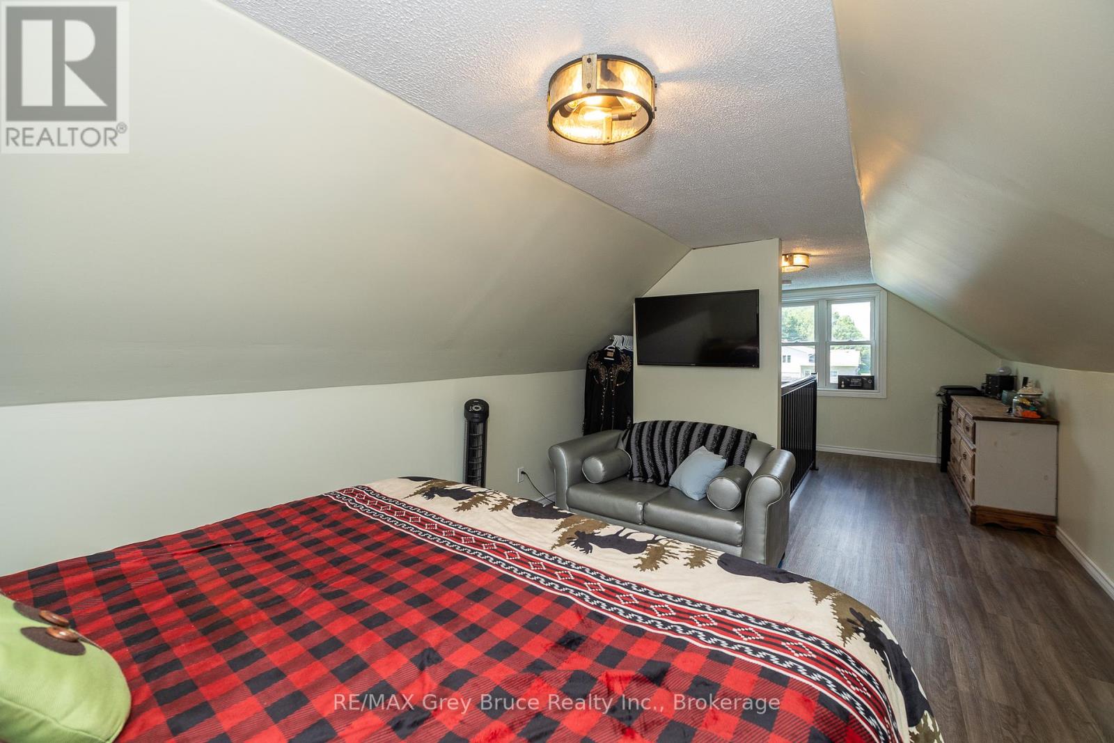 718100 Highway 6, Georgian Bluffs, Ontario  N4K 5N7 - Photo 35 - X11901571