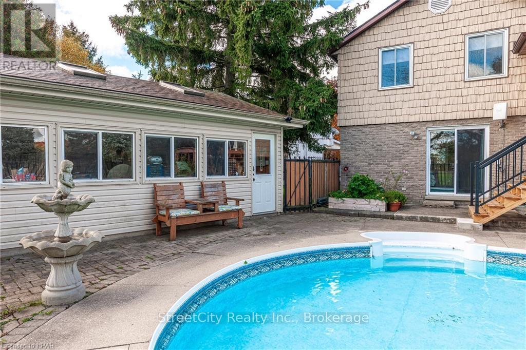 60 Meighen Mews, Stratford, Ontario  N4Z 1B5 - Photo 34 - X10780382