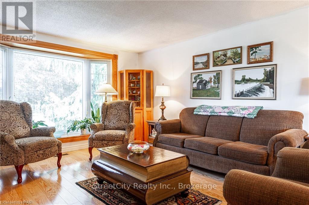 60 Meighen Mews, Stratford, Ontario  N4Z 1B5 - Photo 4 - X10780382