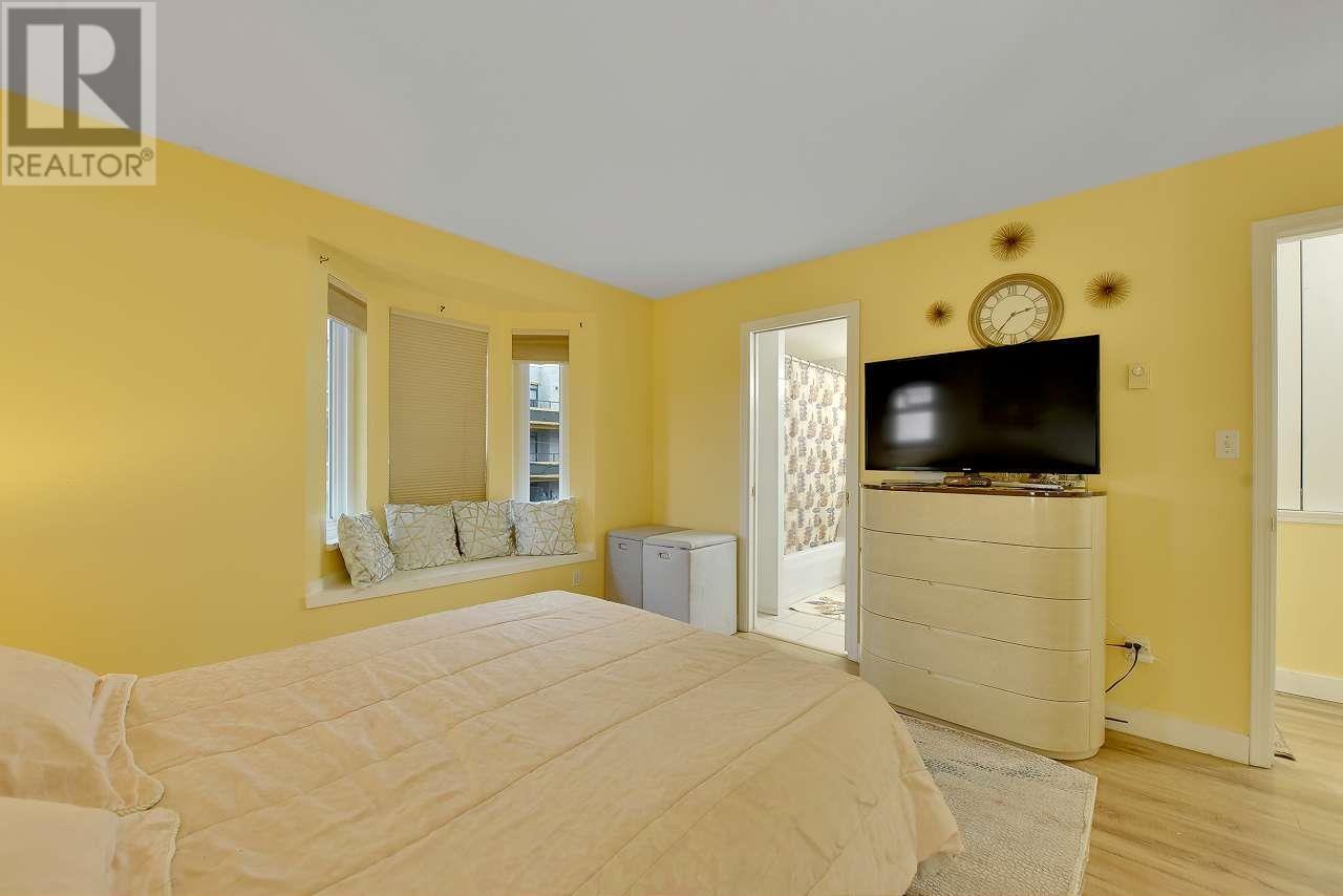 Listing Picture 22 of 24 : 209 3978 ALBERT STREET, Burnaby / 本拿比 - 魯藝地產 Yvonne Lu Group - MLS Medallion Club Member
