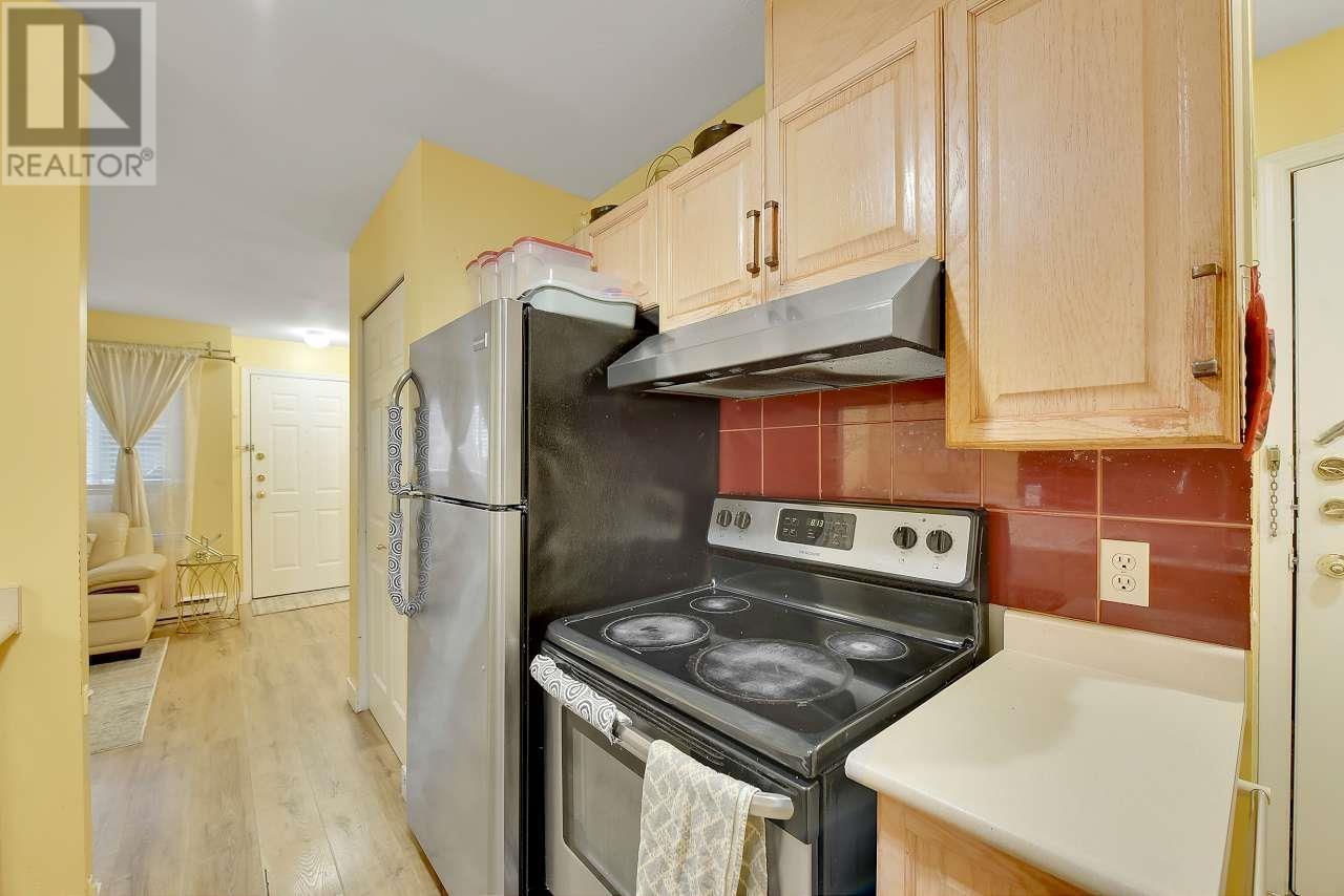 Listing Picture 8 of 24 : 209 3978 ALBERT STREET, Burnaby / 本拿比 - 魯藝地產 Yvonne Lu Group - MLS Medallion Club Member