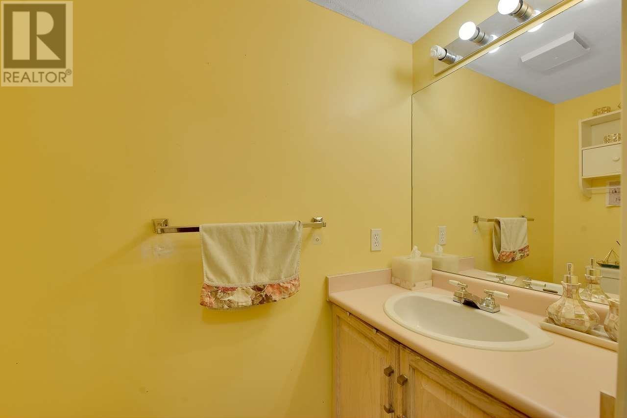 Listing Picture 12 of 24 : 209 3978 ALBERT STREET, Burnaby / 本拿比 - 魯藝地產 Yvonne Lu Group - MLS Medallion Club Member