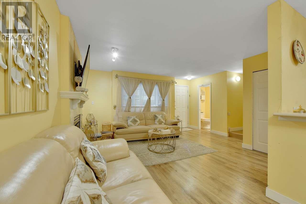 Listing Picture 15 of 24 : 209 3978 ALBERT STREET, Burnaby / 本拿比 - 魯藝地產 Yvonne Lu Group - MLS Medallion Club Member