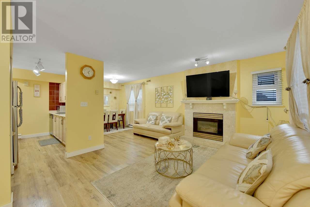 Listing Picture 18 of 24 : 209 3978 ALBERT STREET, Burnaby / 本拿比 - 魯藝地產 Yvonne Lu Group - MLS Medallion Club Member