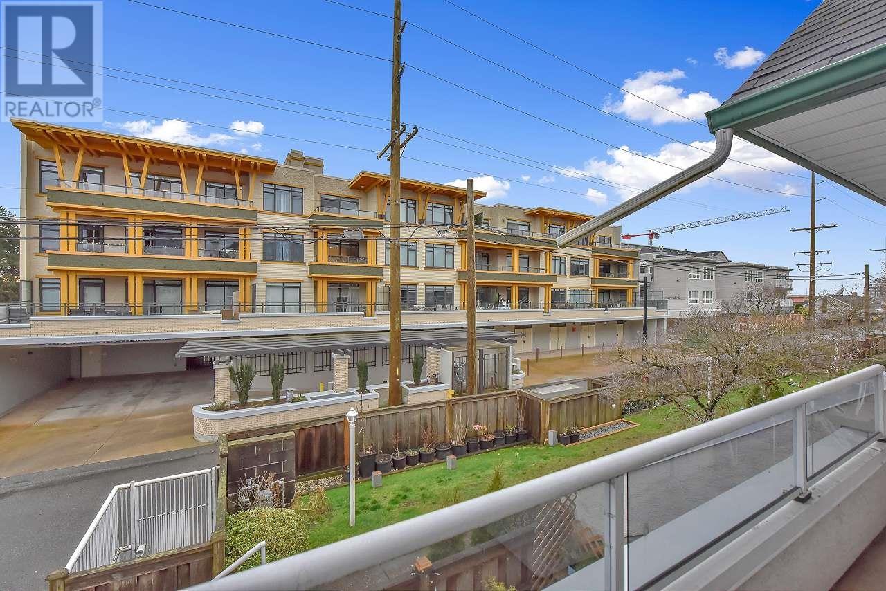 Listing Picture 4 of 24 : 209 3978 ALBERT STREET, Burnaby / 本拿比 - 魯藝地產 Yvonne Lu Group - MLS Medallion Club Member