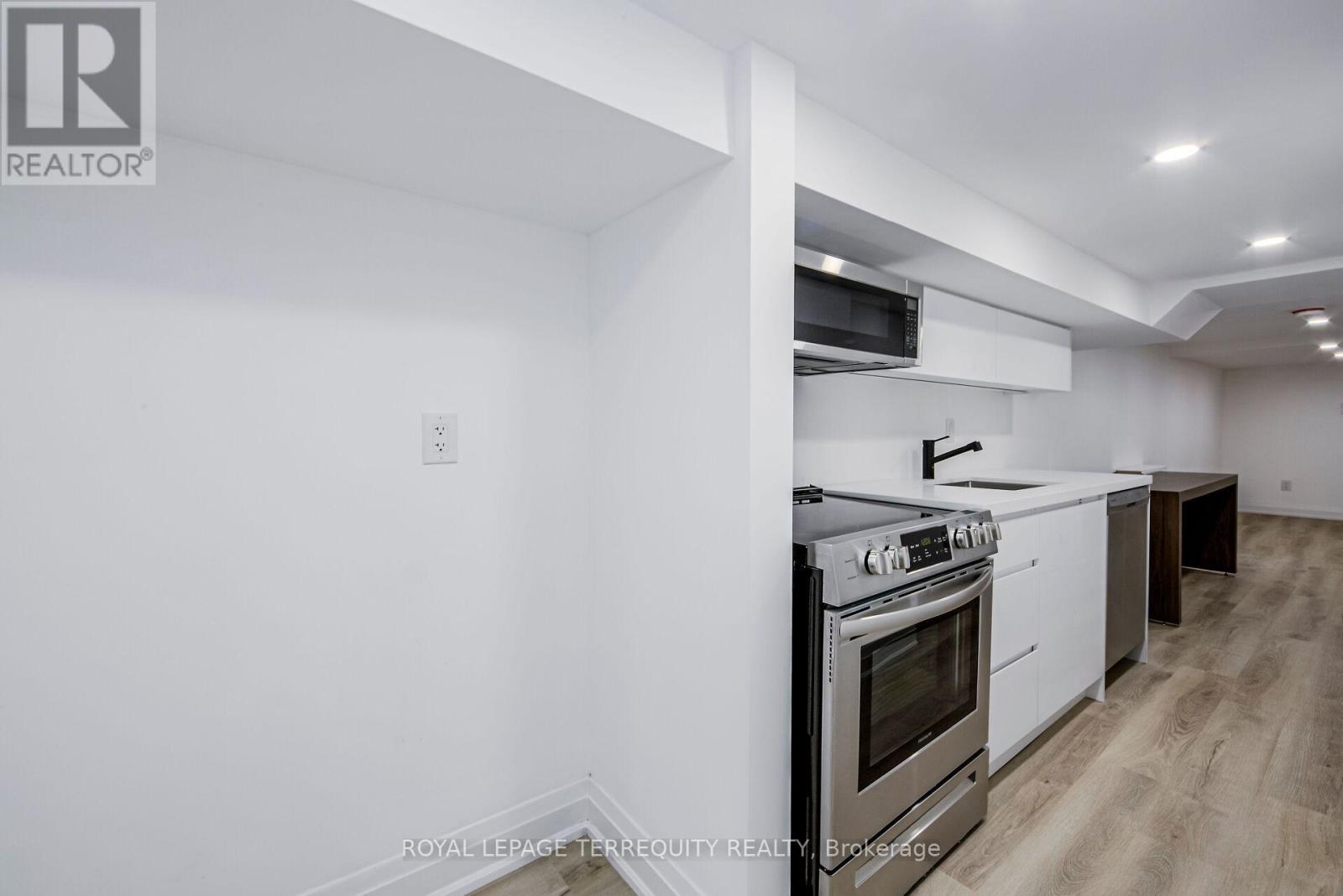 Bsmt - 288 Markham Street, Toronto, Ontario  M6J 2G6 - Photo 5 - C11901670