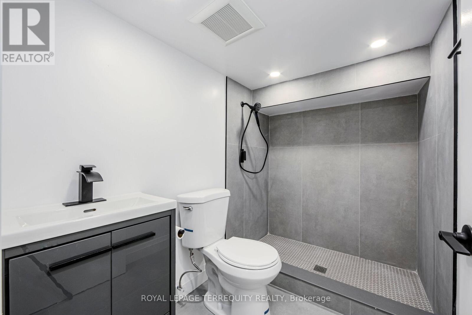 Bsmt - 288 Markham Street, Toronto, Ontario  M6J 2G6 - Photo 8 - C11901670
