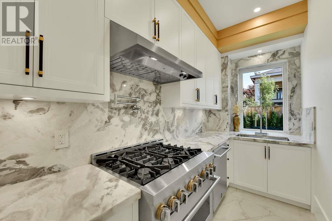 Listing Picture 18 of 40 : 10660 ROSELEA CRESCENT, Richmond / 烈治文 - 魯藝地產 Yvonne Lu Group - MLS Medallion Club Member