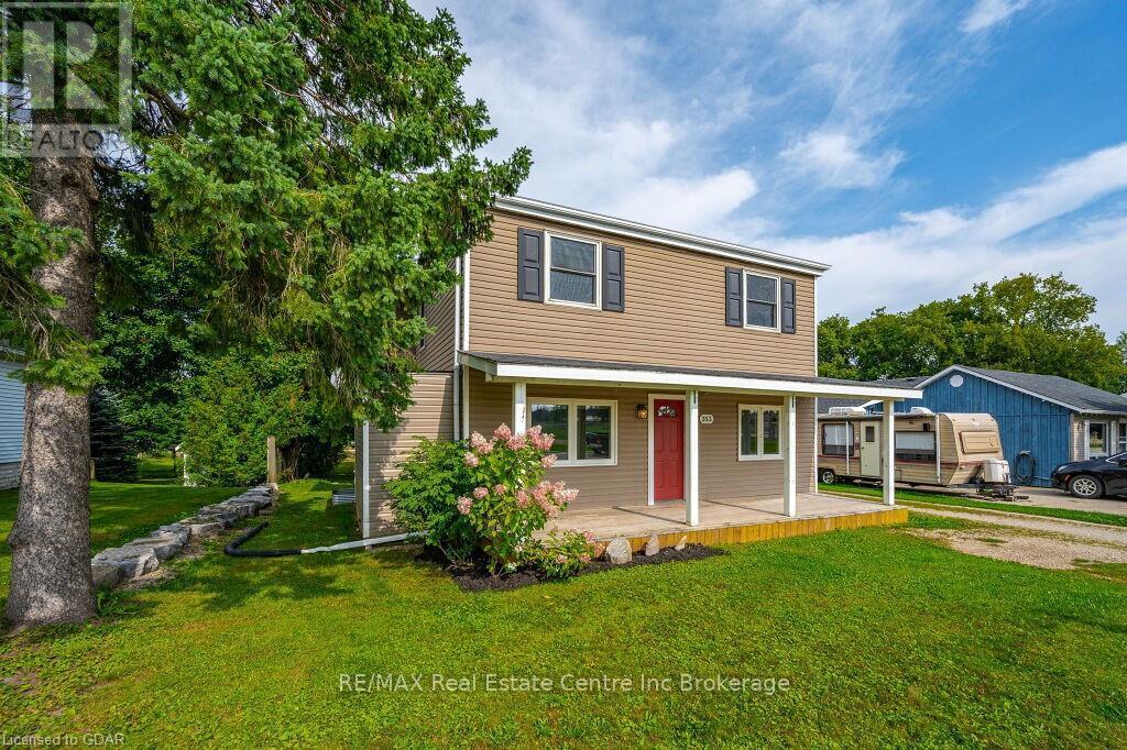 353 Wellington Street E, Wellington North, Ontario  N0G 2L2 - Photo 2 - X10877031