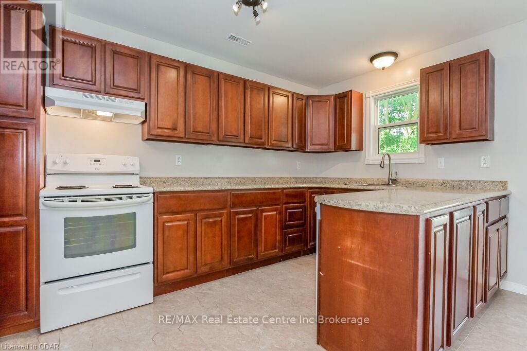 353 Wellington Street E, Wellington North, Ontario  N0G 2L2 - Photo 9 - X10877031