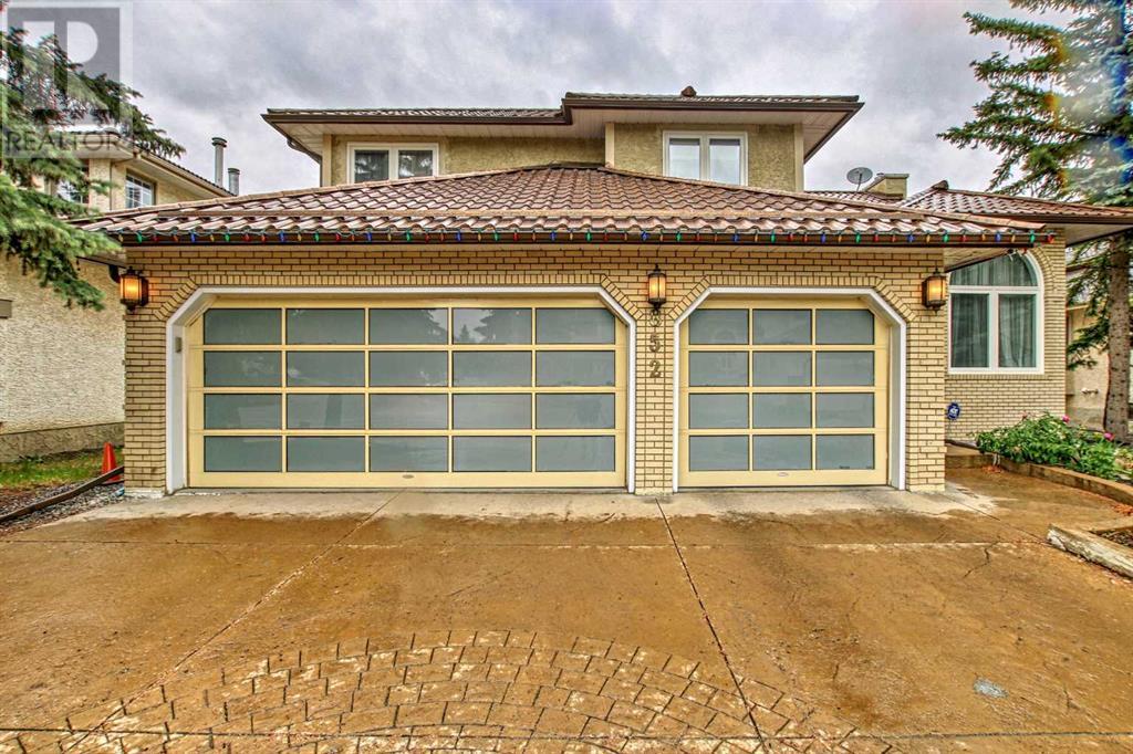 852 Shawnee Drive SW, Calgary, Alberta