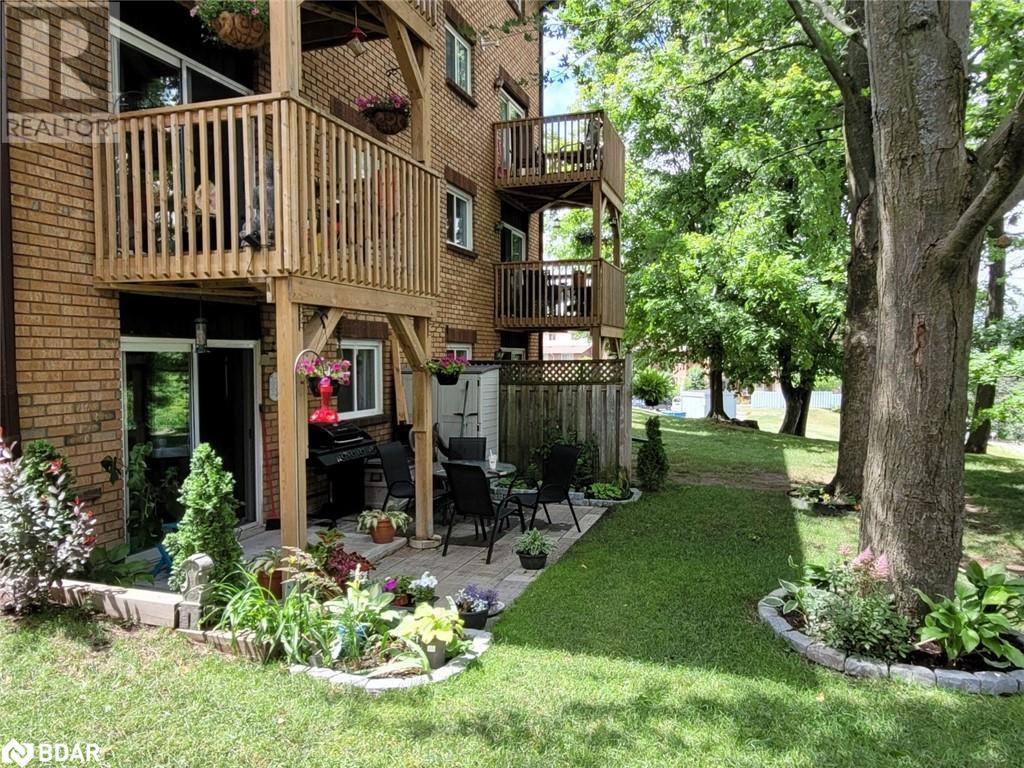 30 Loggers Run Unit# 8, Barrie, Ontario  L4N 6W2 - Photo 2 - 40685485