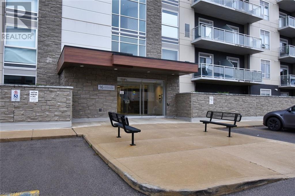 16 Markle Crescent Unit# 315Ancaster, Ontario  L9G 3K9 - Photo 3 - 40686573