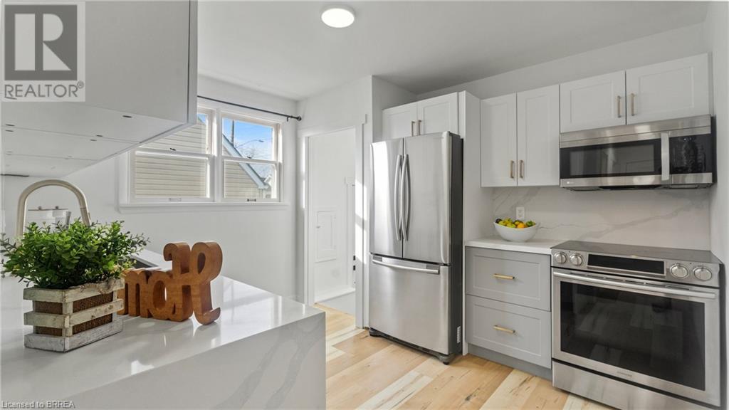 76 Gladstone Avenue, Brantford, Ontario  N3S 1P3 - Photo 2 - 40683287