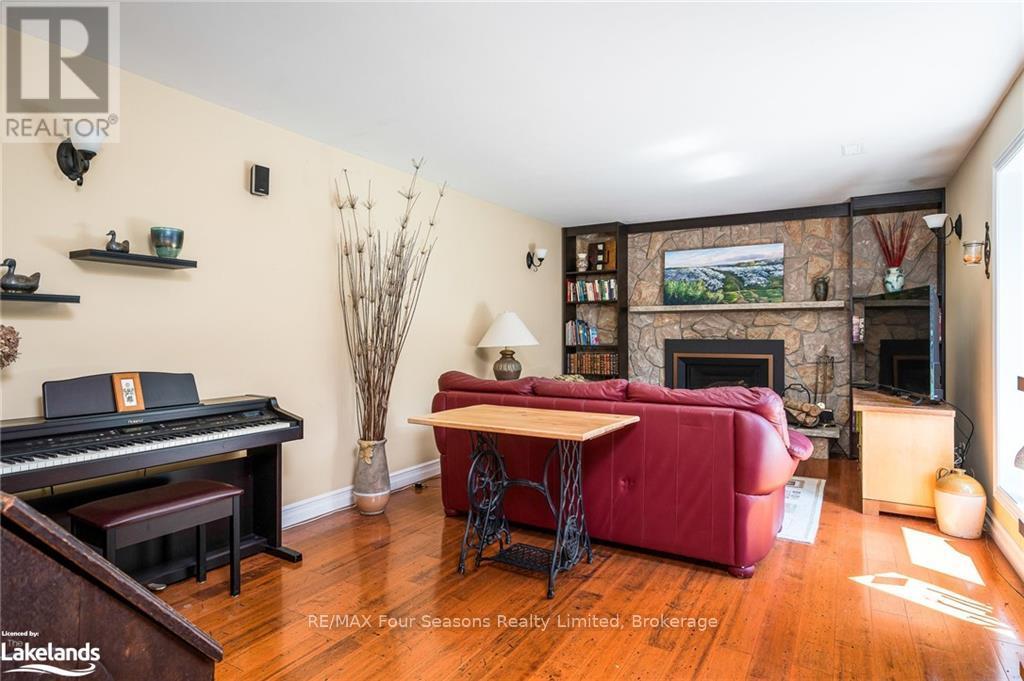 988 Sixth Street, Clearview, Ontario  L9Y 3Y9 - Photo 25 - S10440022