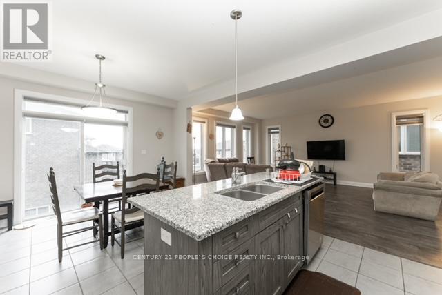 681 Thomas Slee Drive, Kitchener, Ontario  N2P 0J1 - Photo 12 - X11900444