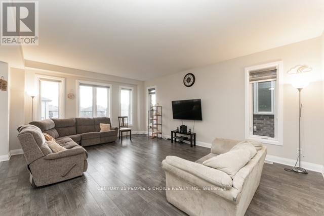 681 Thomas Slee Drive, Kitchener, Ontario  N2P 0J1 - Photo 6 - X11900444