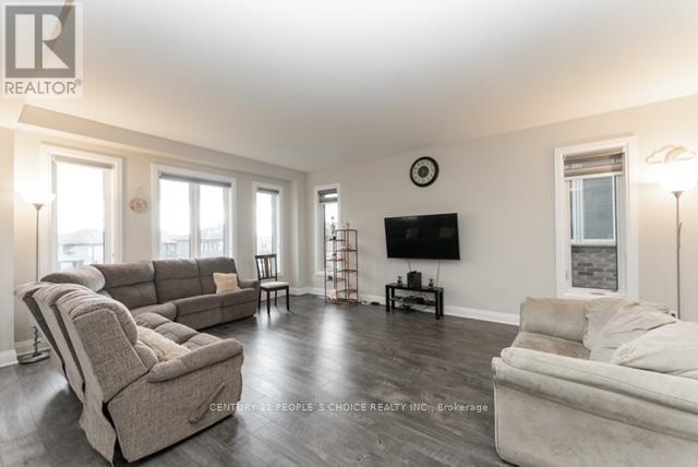 681 Thomas Slee Drive, Kitchener, Ontario  N2P 0J1 - Photo 9 - X11900444