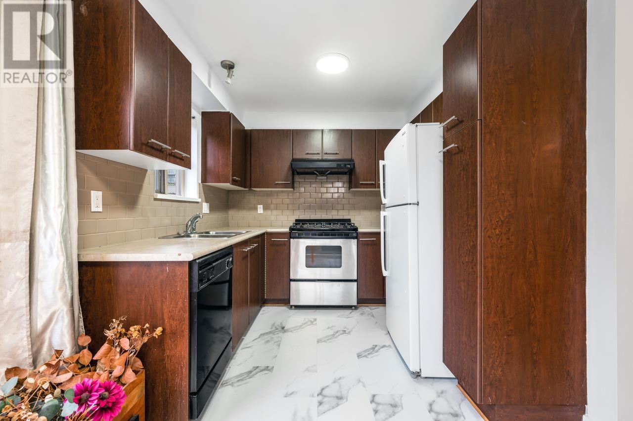 Listing Picture 17 of 30 : 5114 5111 GARDEN CITY ROAD, Richmond / 烈治文 - 魯藝地產 Yvonne Lu Group - MLS Medallion Club Member