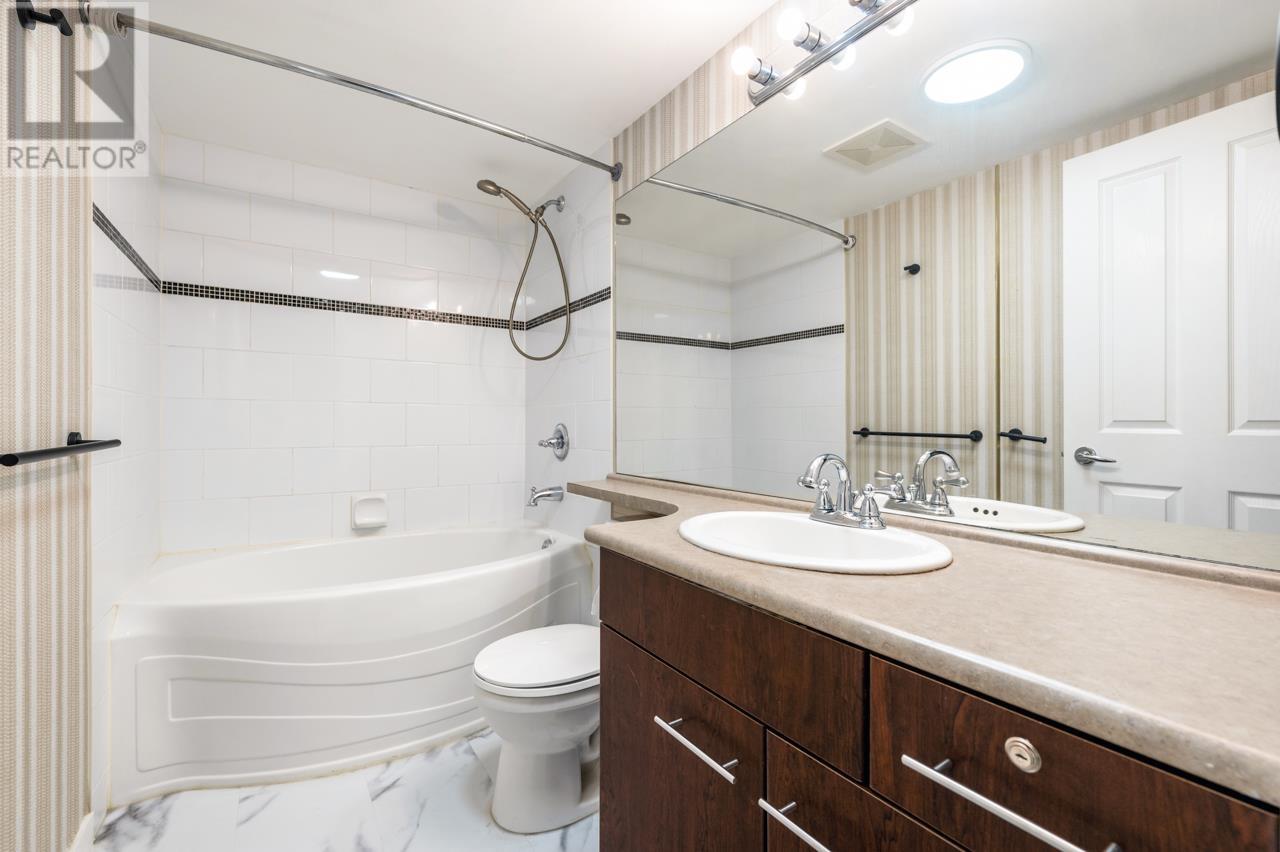 Listing Picture 14 of 30 : 5114 5111 GARDEN CITY ROAD, Richmond / 烈治文 - 魯藝地產 Yvonne Lu Group - MLS Medallion Club Member
