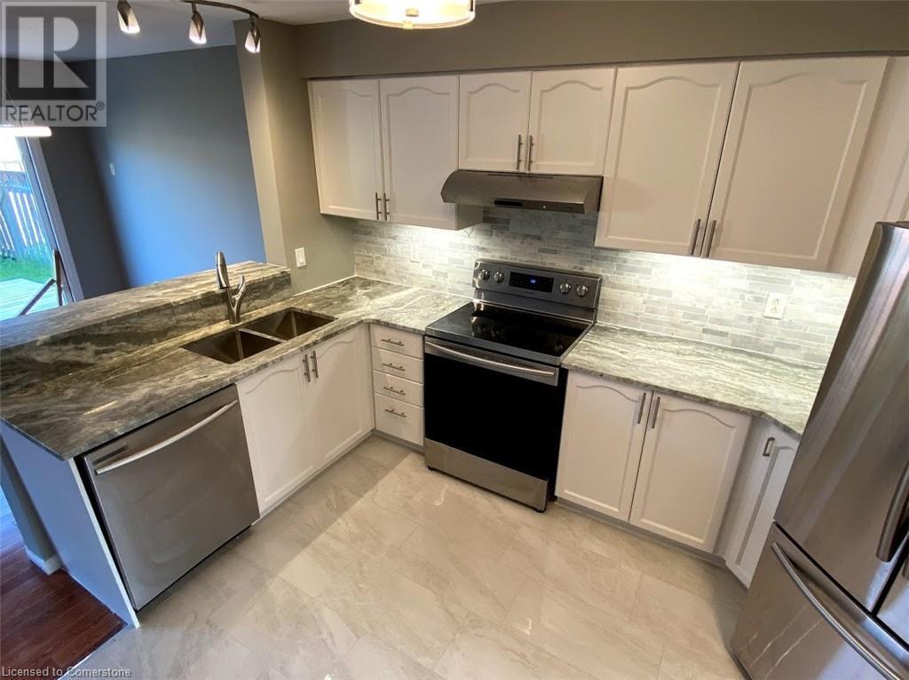 725 Angler Way, Waterloo, Ontario  N2K 4L6 - Photo 4 - 40686604