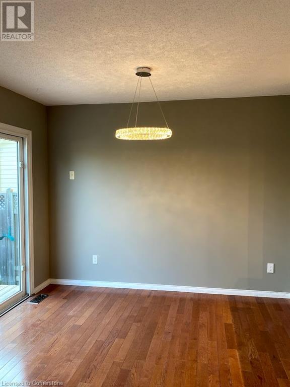 725 Angler Way, Waterloo, Ontario  N2K 4L6 - Photo 5 - 40686604