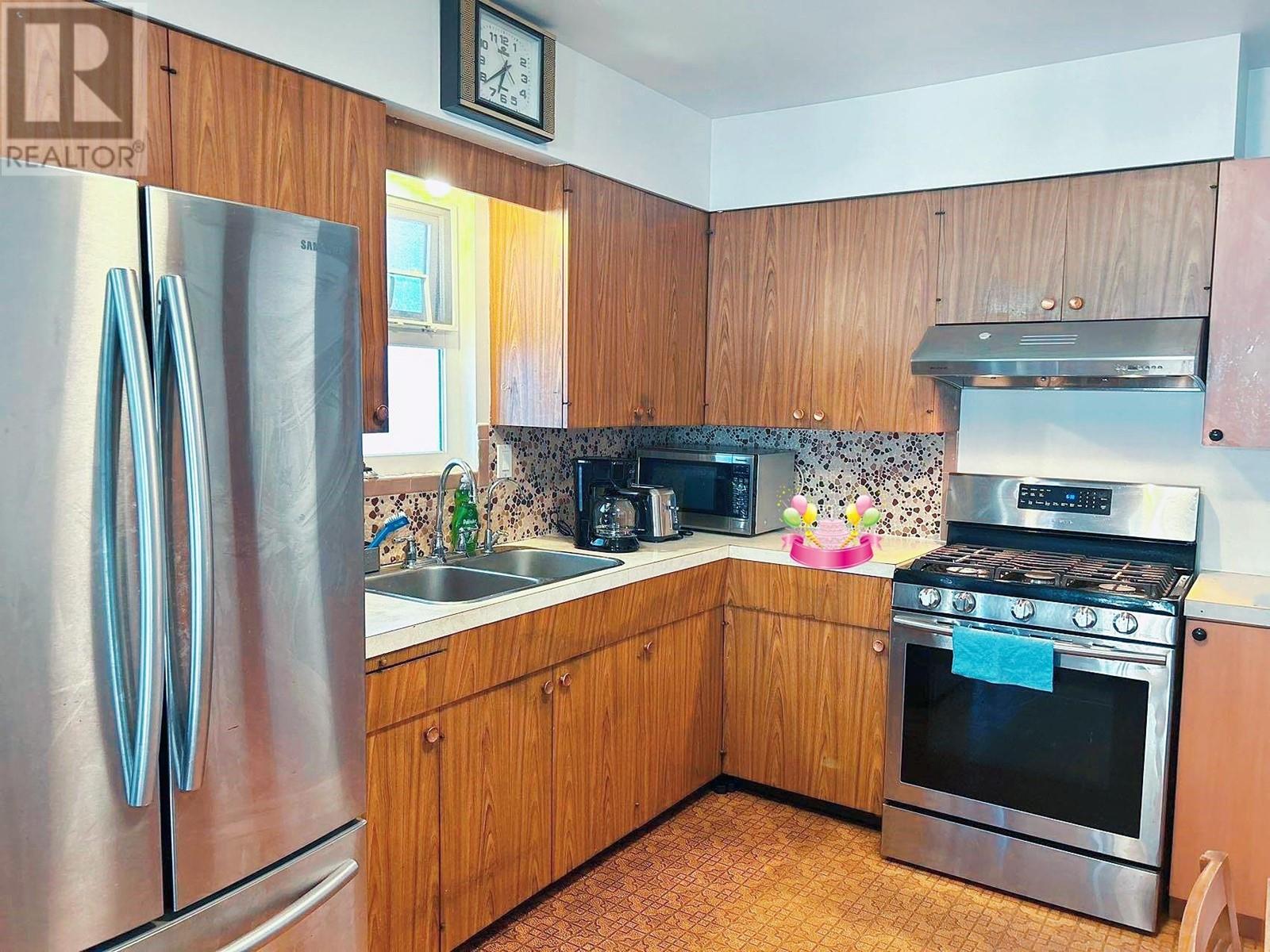 Property at 5530 COLLEGE STREET image 4