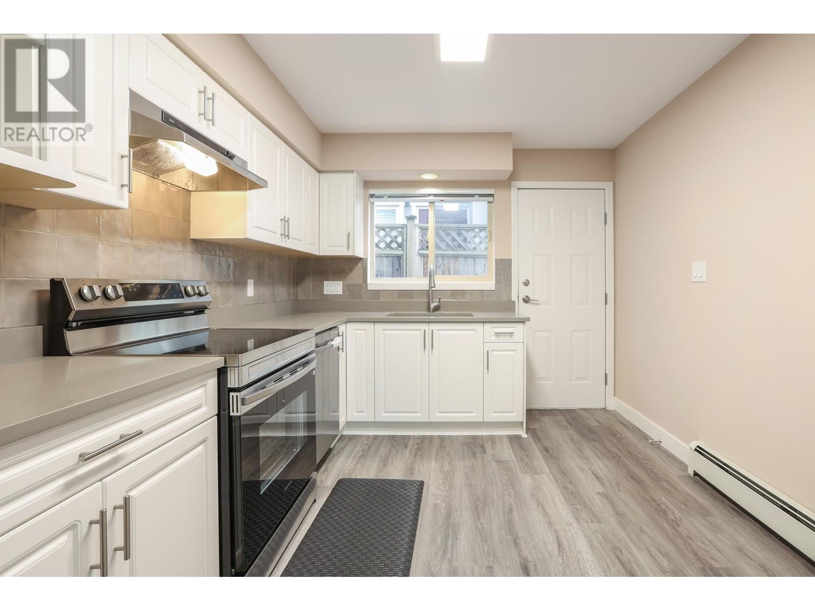 Listing Picture 10 of 27 : 777 W 69TH AVENUE, Vancouver / 溫哥華 - 魯藝地產 Yvonne Lu Group - MLS Medallion Club Member