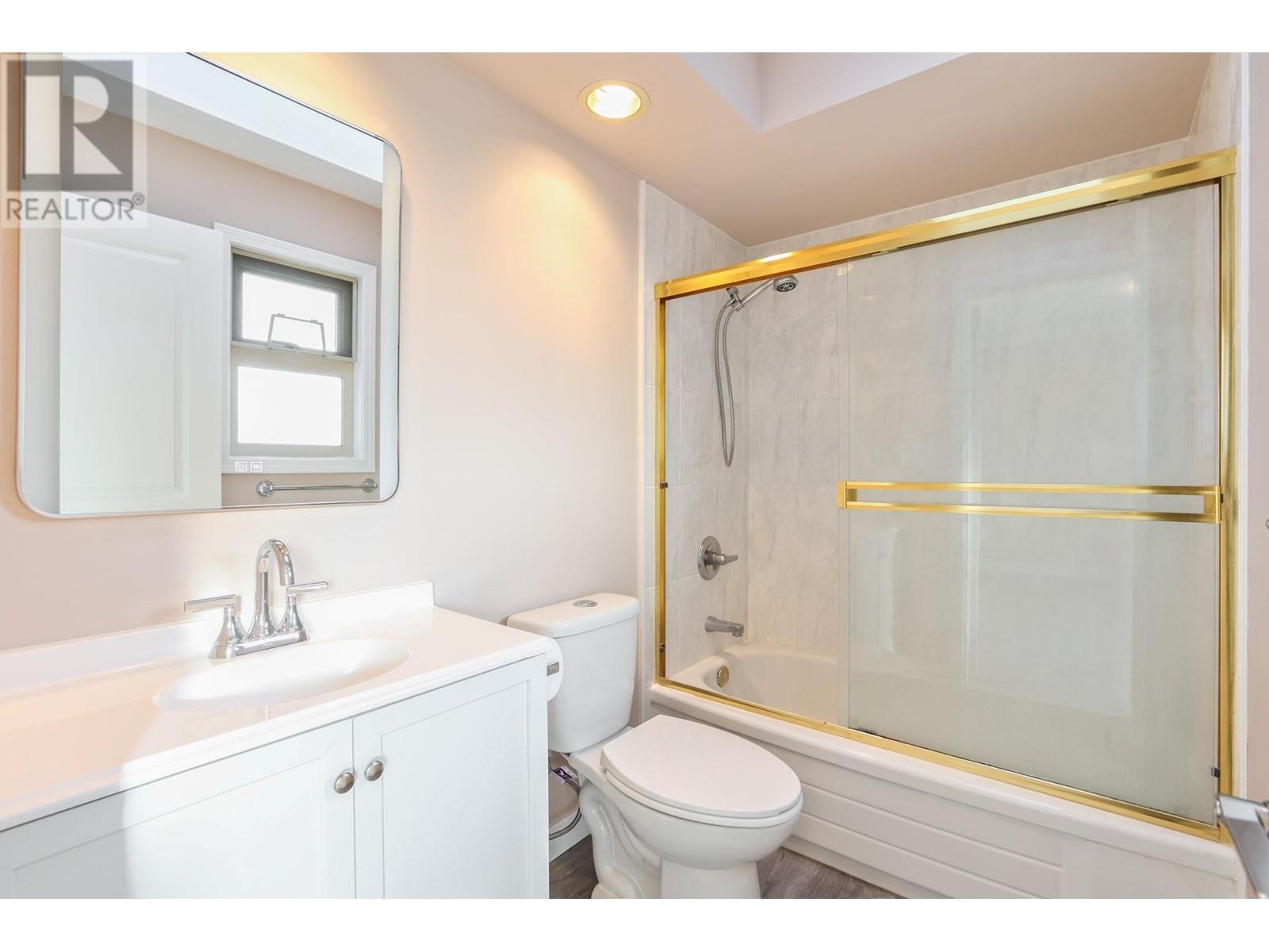 Listing Picture 17 of 27 : 777 W 69TH AVENUE, Vancouver / 溫哥華 - 魯藝地產 Yvonne Lu Group - MLS Medallion Club Member