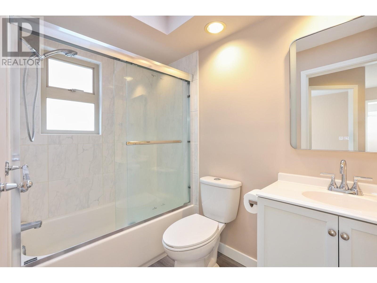 Listing Picture 22 of 27 : 777 W 69TH AVENUE, Vancouver / 溫哥華 - 魯藝地產 Yvonne Lu Group - MLS Medallion Club Member