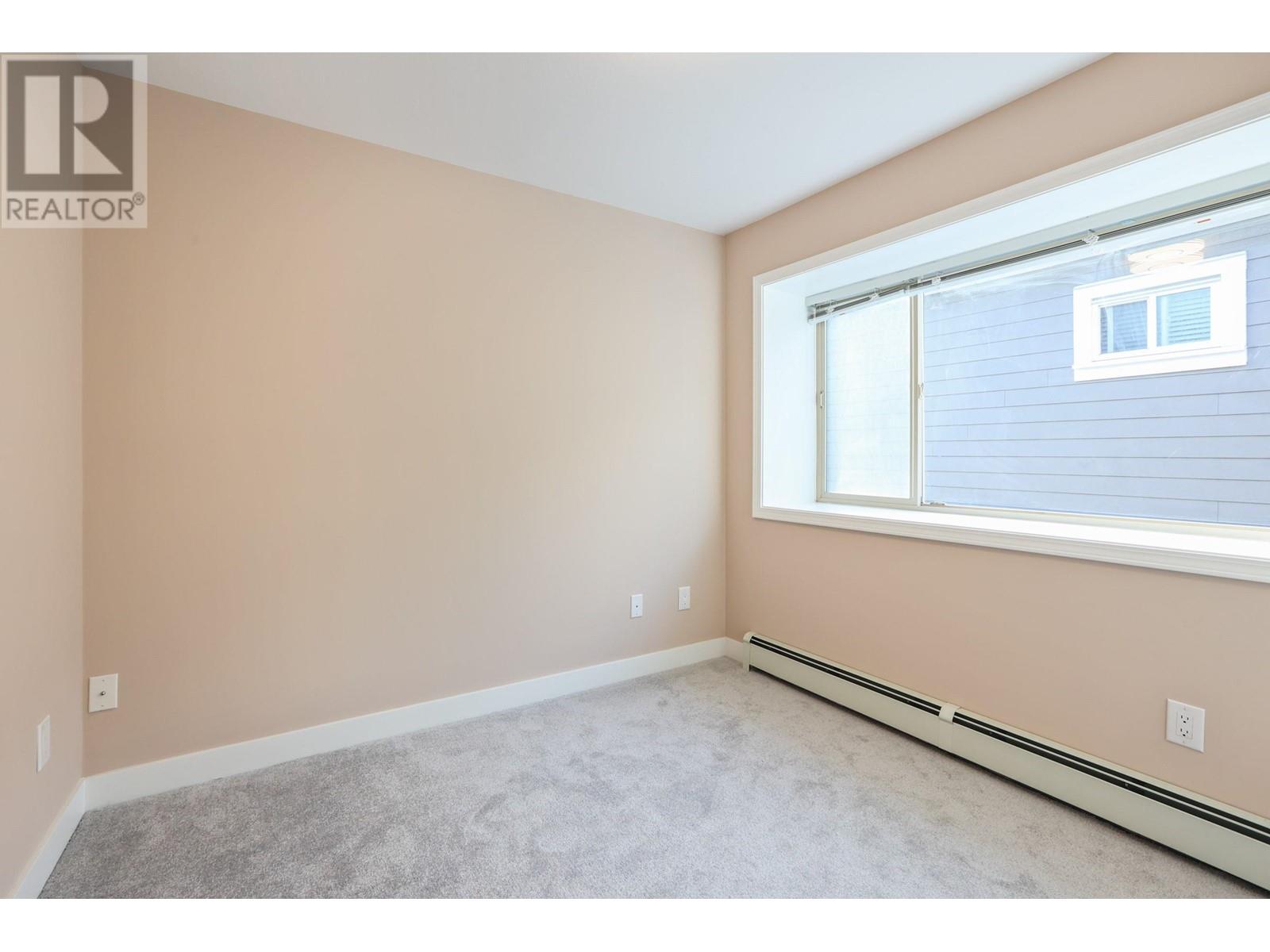 Listing Picture 23 of 27 : 777 W 69TH AVENUE, Vancouver / 溫哥華 - 魯藝地產 Yvonne Lu Group - MLS Medallion Club Member